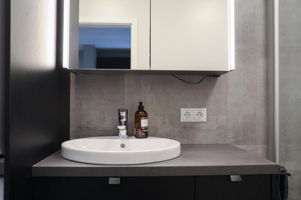Geirþrutharhagi One Bedroom Apartment Акурейри Экстерьер фото